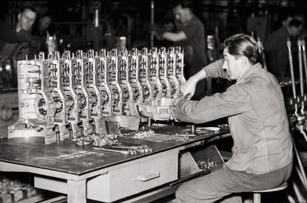 Montage der Getriebe | © Bildarchiv Schroedter/Delius Klasing Verlag