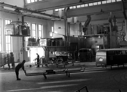 Die Serienproduktion startet am 8. März in Halle1 des Wolfsburger Volkswagen Werks mit täglich zehn Wagen.