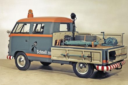 Aus dem kommunalen Fuhrpark oder der Baubranche ist die Doppelkabine, die erstmals 1958 im Volkswagen-Werk produziert wurde, bis heute nicht mehr wegzudenken.